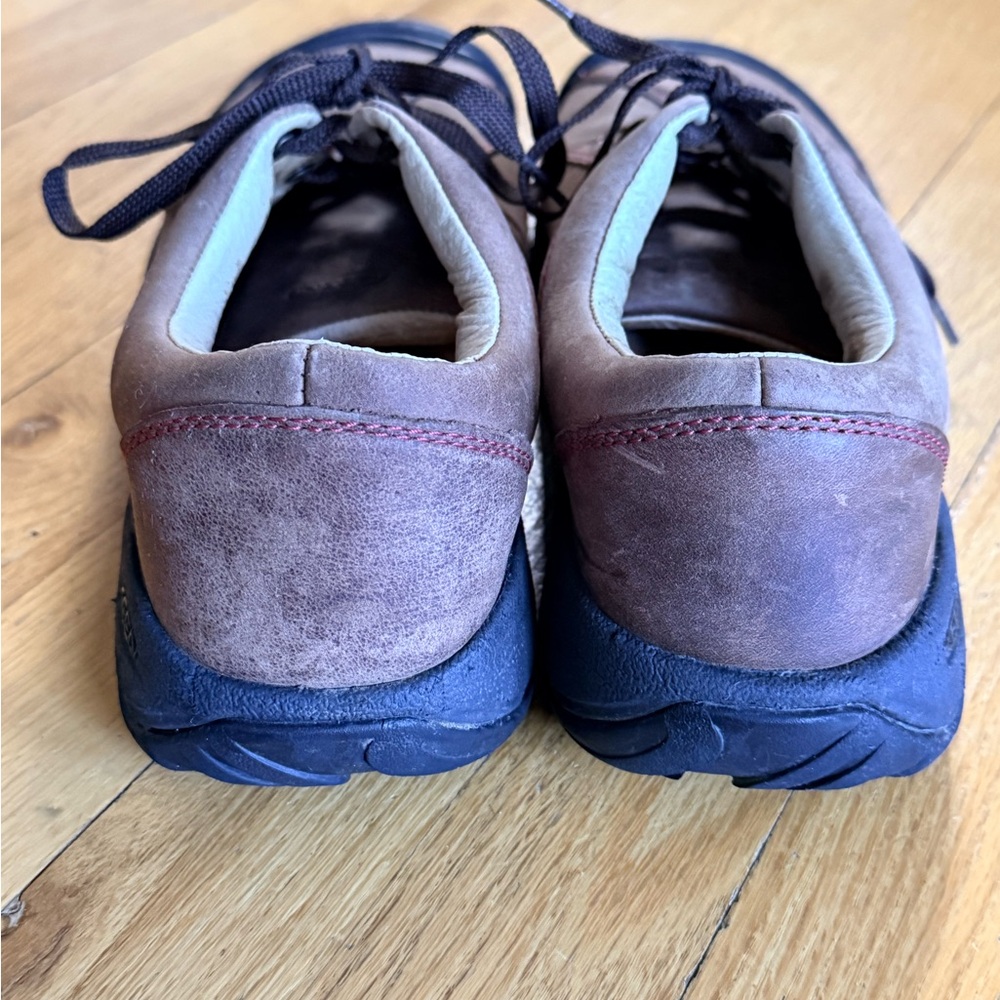 Keen Brown Leather Lace-Up Shoes - Picture 3 of 12